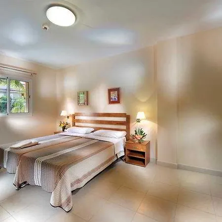 Residencial El Llano Apartment *