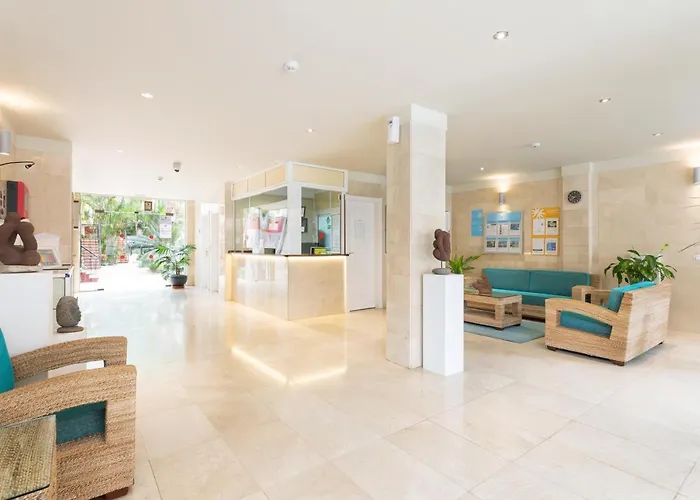 Residencial El Llano Apartment *